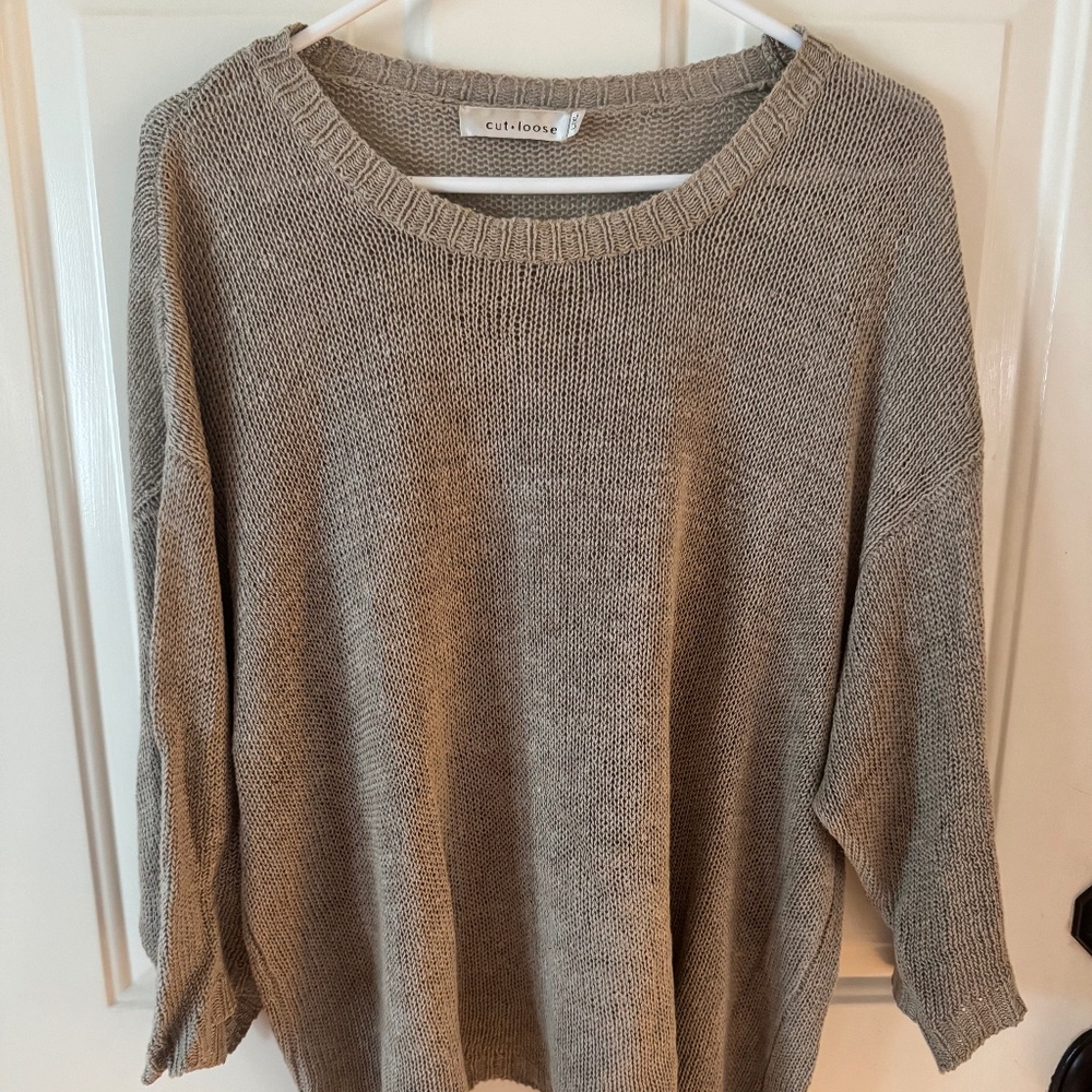 Women's loose fitting top